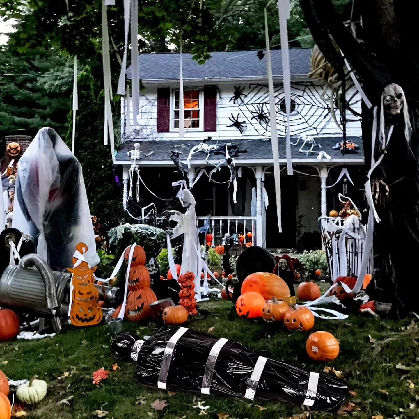 Halloween Dead Body, 5ft Hanging Corpse Halloween Decorations Dead Victim Props